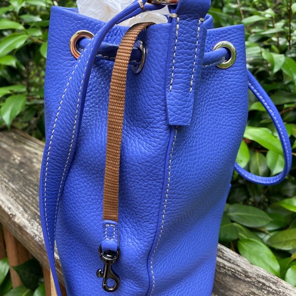 Dooney and Bourke drawstring shoulder bag - Picture 4 of 5